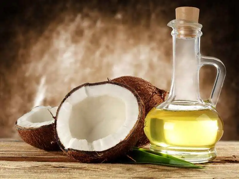 Home Remedies for Hair: सिर्फ 1 महीने में बाल होंगे लंबे, घने और मजबूत, अपनाएं ये 6 देसी नुस्खे 5 Coconut Oil
